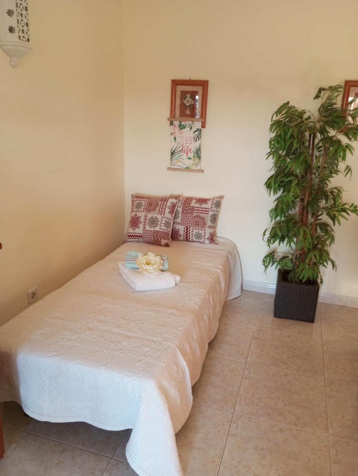 Cozy Sunny Apartment Wi-Fi & Ac Алвор Экстерьер фото